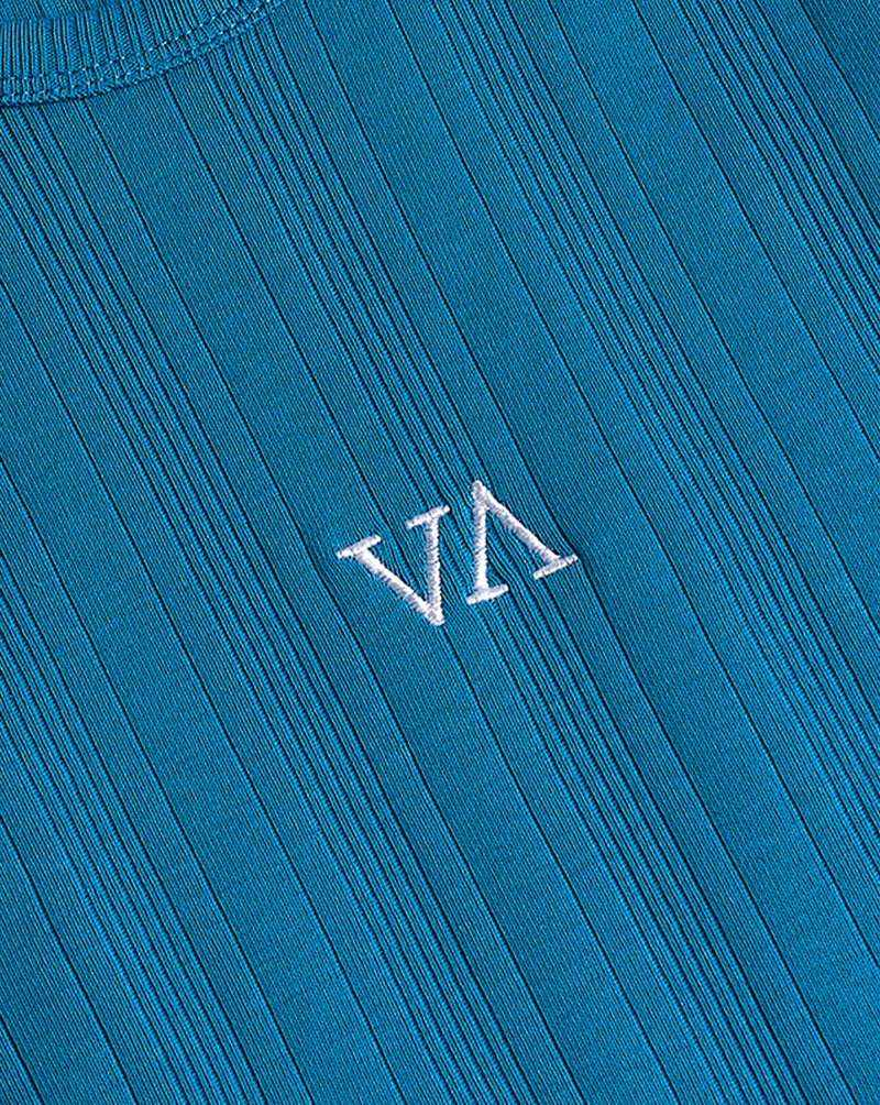 Le V bleu